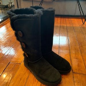 UGG Bailey Buton Triplet II Genuine Shearling Boot